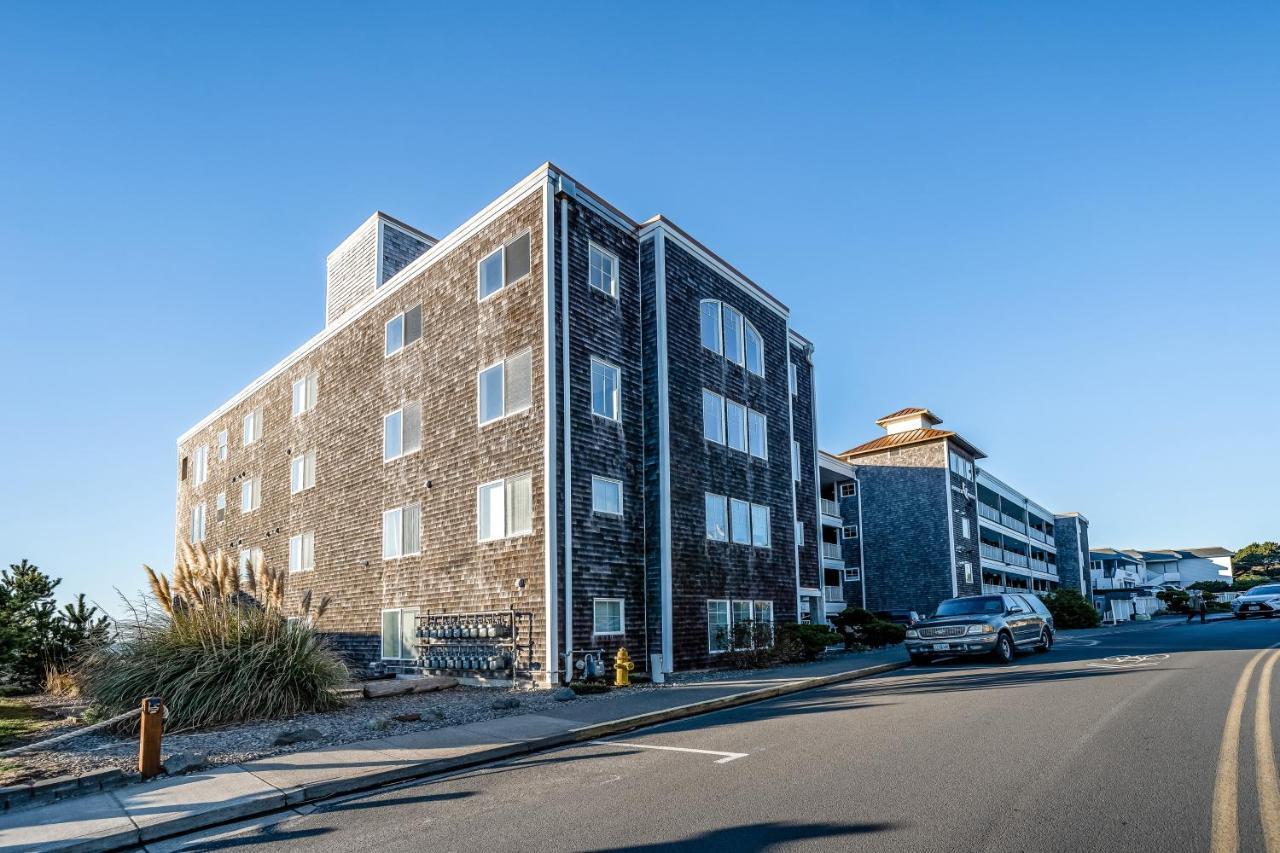 Oceanfront Contemporary Apartment Lincoln City Exterior photo