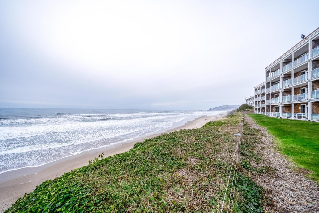 Oceanfront Contemporary Apartment Lincoln City Exterior photo